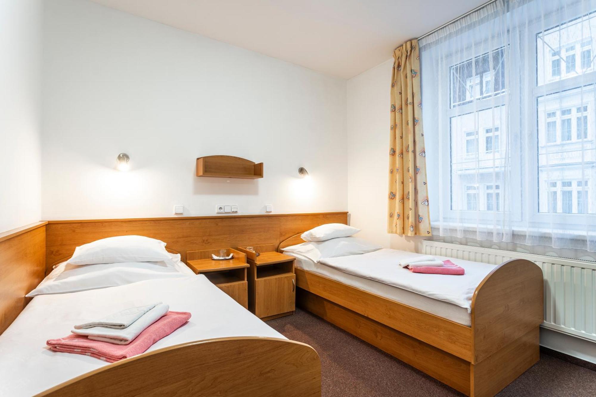 Hotel Luzice 야히모프 외부 사진